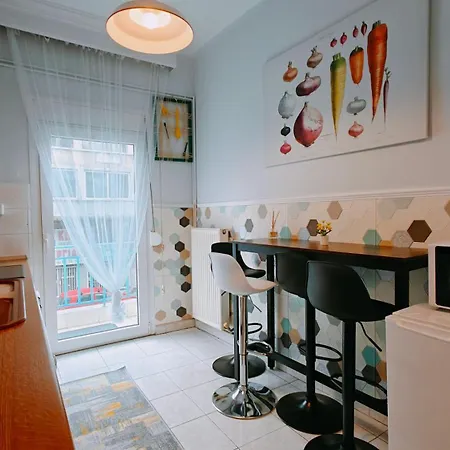 アパート Galazio 2br Apartment! テッサロニキ